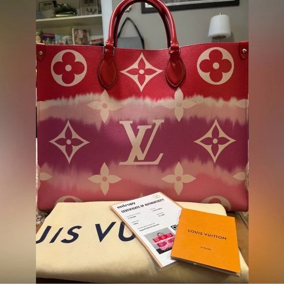 Louis Vuitton Limited Edition Escale Monogram OnTheGo GM Tote w/COA - Picture 3 of 16